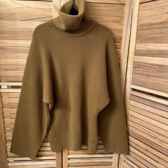 NWT ATTICO Khaki Grace Turtleneck Military Green Size L - Picture 2 of 8